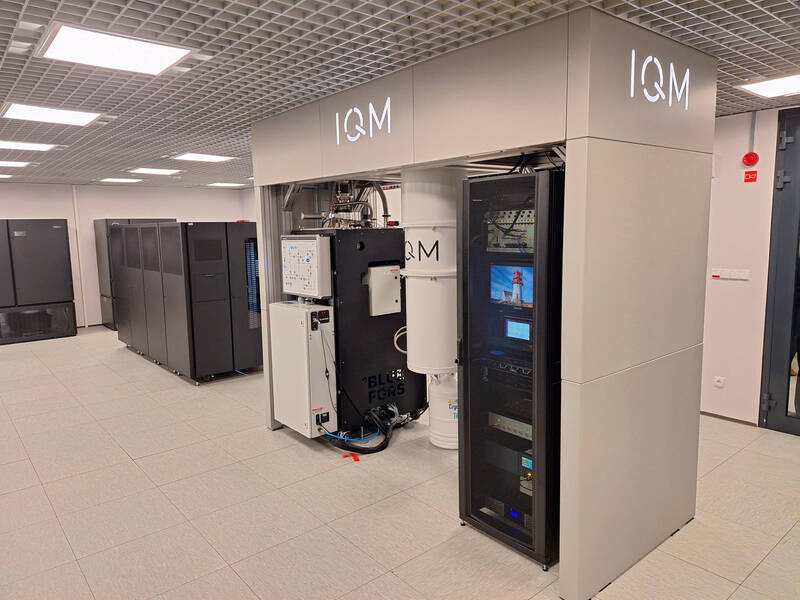 Politechnika Wrocławska uruchomiła komputer kwantowy „Odra 5”