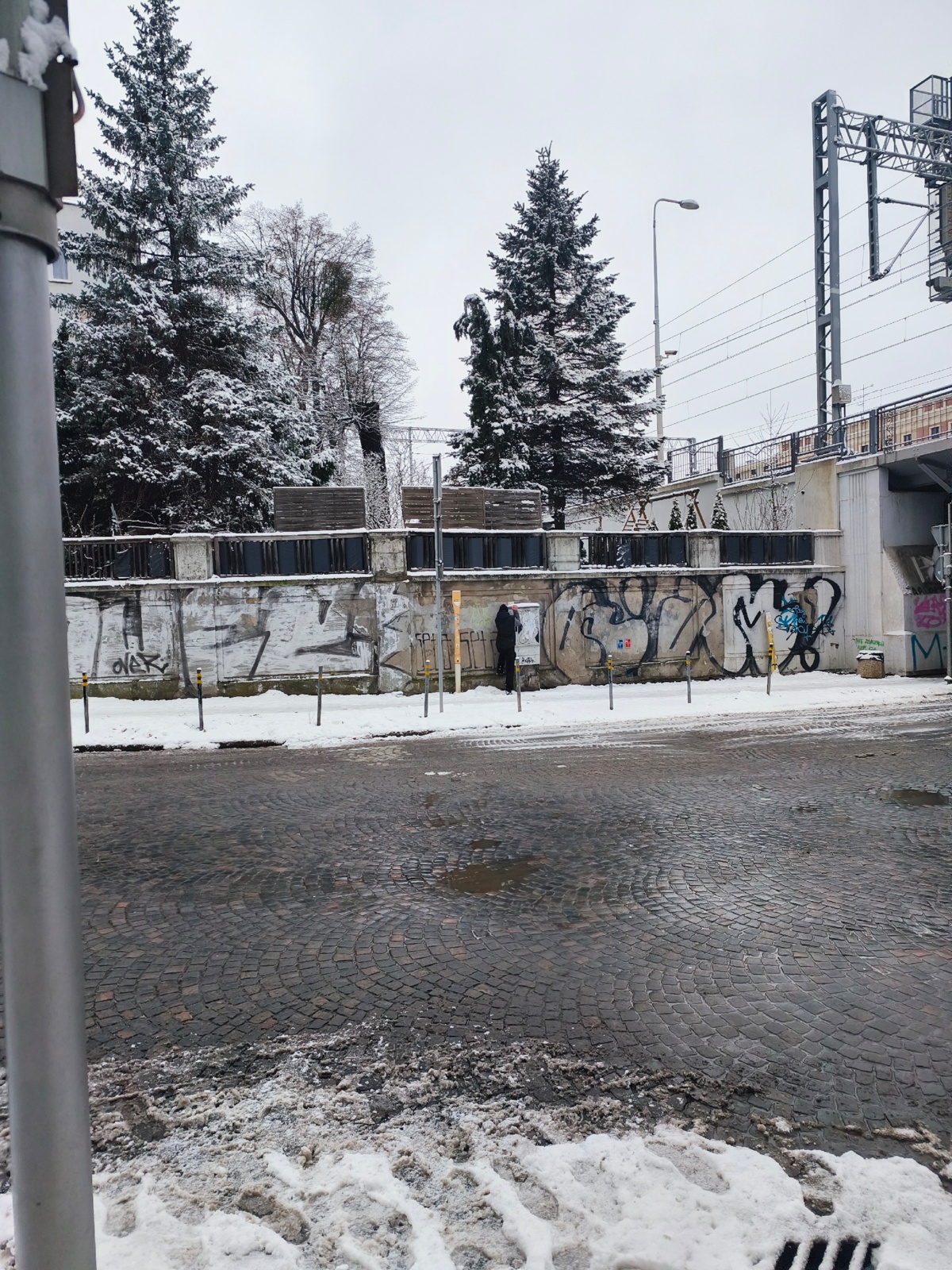 eac1b637-b7ff-410e-9e36-8d2f63fae7d1