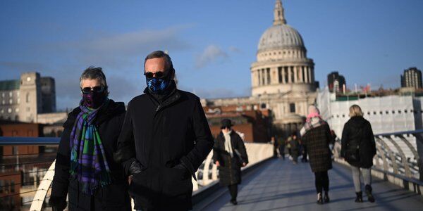 Brytyjski minister: Jeszcze nie możemy normalnie żyć z wirusem