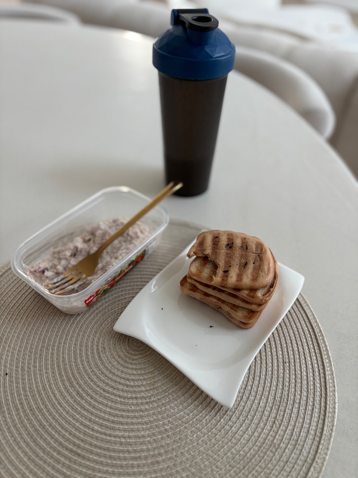 8931bb28-2c4f-4423-9386-a92958343346