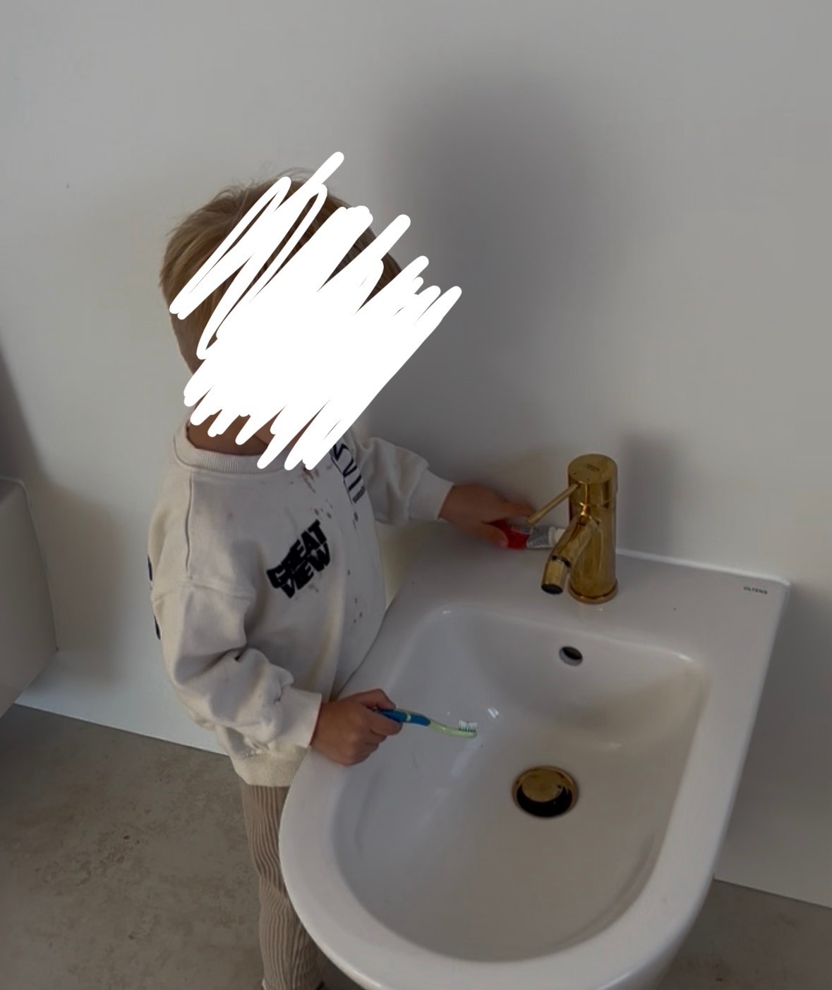 ea5f4d9f-33c8-43c9-9640-87c70f8ae17d