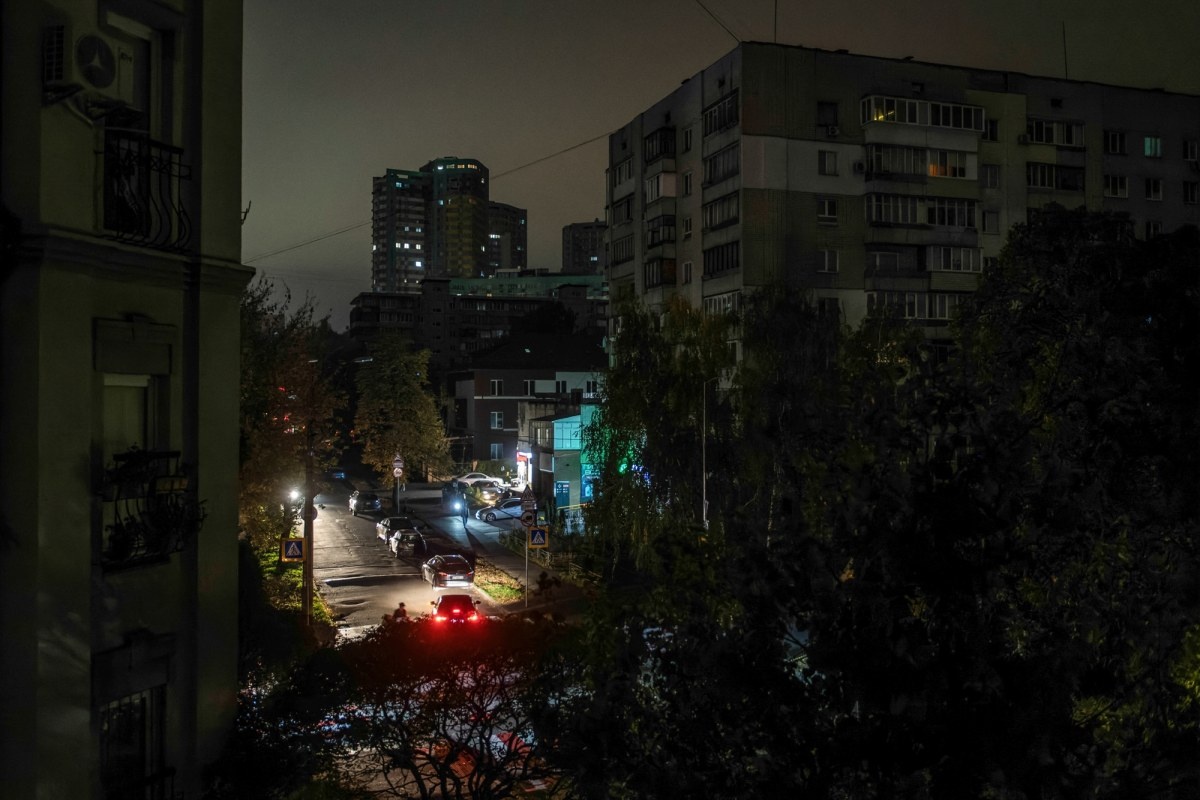 Rosja wystrzeliła rakiety na Kijów. Są ranni, wybuchły pożary