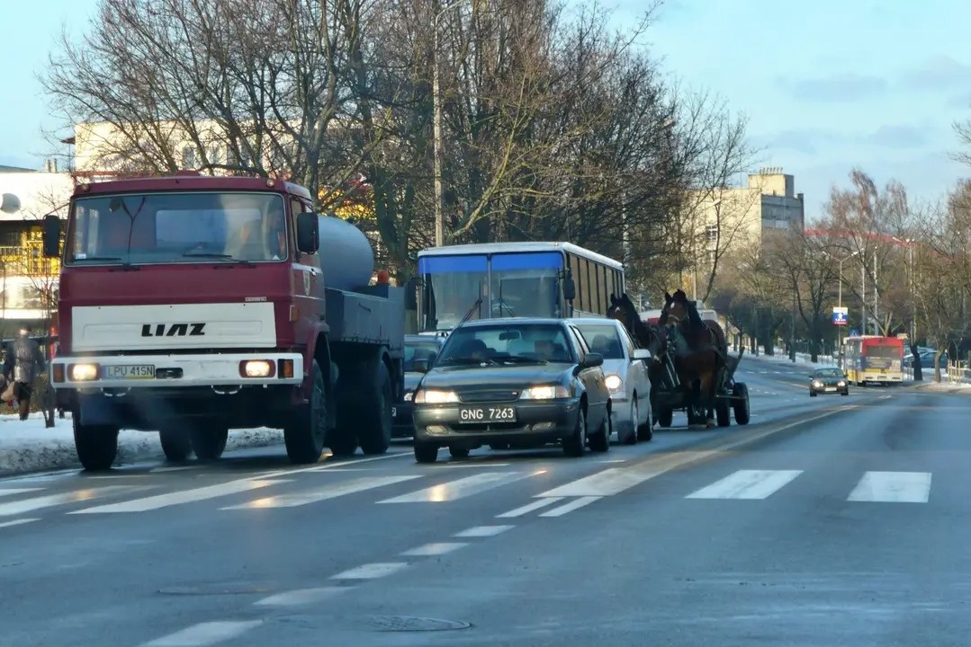 98687190-15e5-4b40-b621-683f4a7bcd72