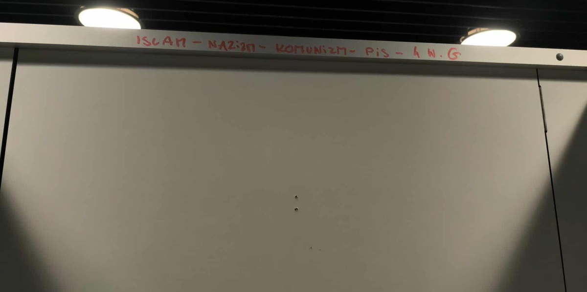 c094b473-9f71-4210-bf9a-2e292ee67c40