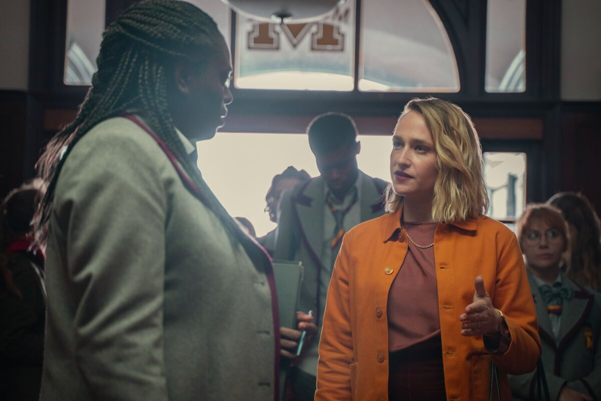 Sex Education - nowa dyrektorka zaprasza do Moordale. Materiał promujący 3. sezon