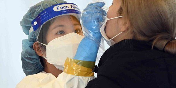 Rekordowa liczba zakażeń w Korei Płd. Rząd rozważa powrót obostrzeń