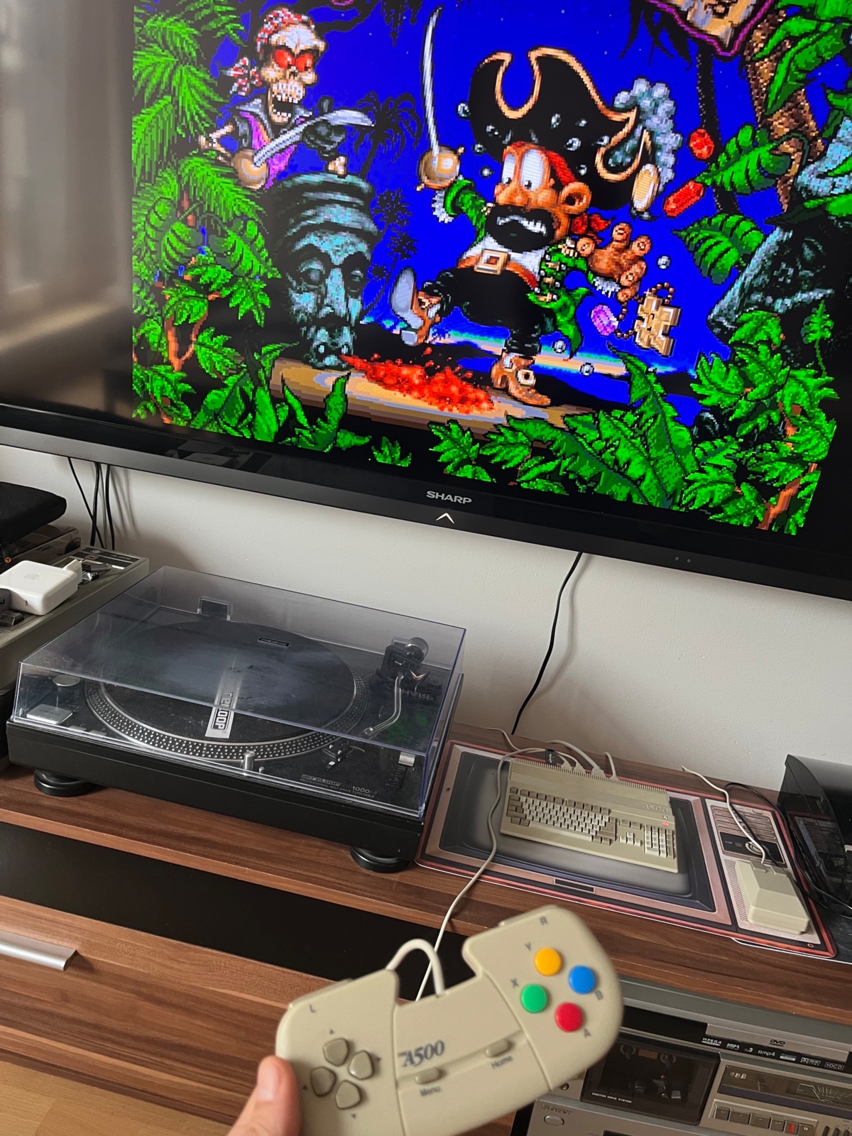 efb0e3ef-1198-40fb-9d52-0fb5d0237676