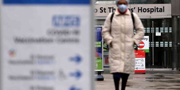 Boris Johnson: Doszczep się i ciesz się ostrożnie Nowym Rokiem