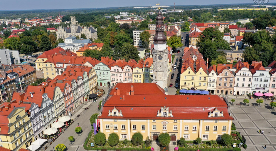 Coraz więcej obywateli głosuje, ale coraz mniej chce kandydować. "To zjawisko groźne"