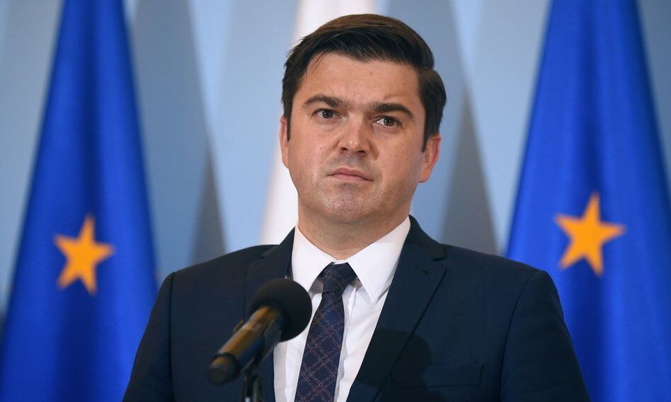 Rząd wycofuje się z przymusowej kwarantanny zaszczepionych po kontakcie z wariantem delta
