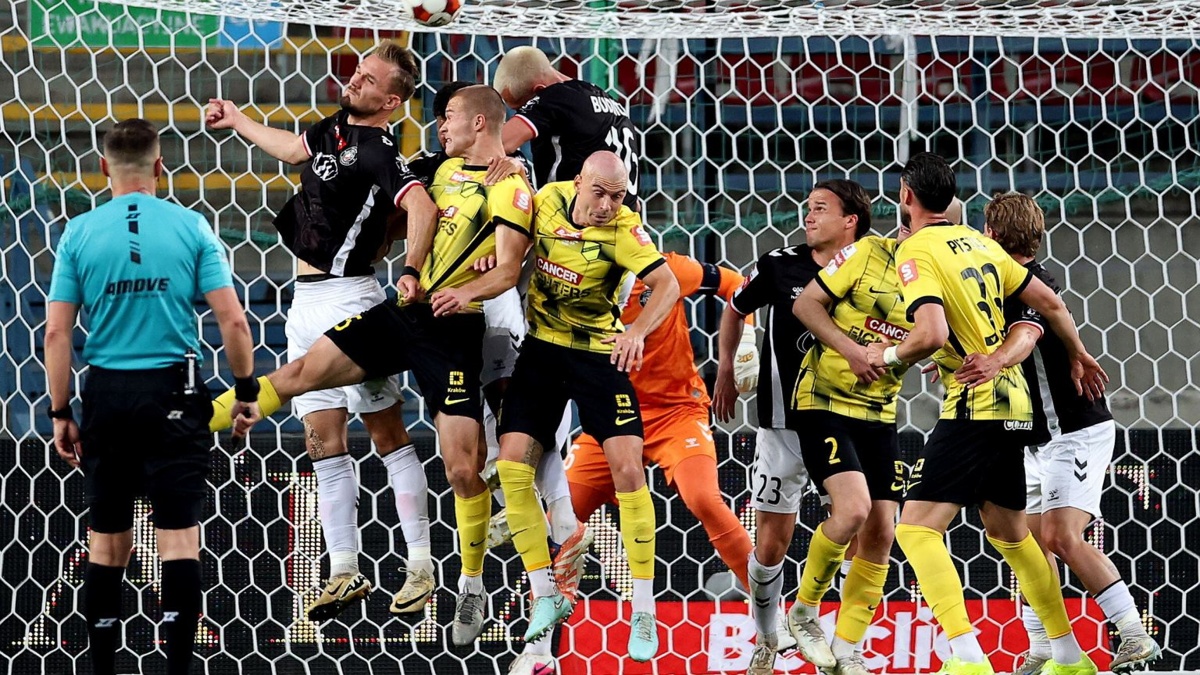 Pięć goli w meczu Wieczysta - Polonia. Drużyna z Krakowa w finale baraży o Ekstraklasę.