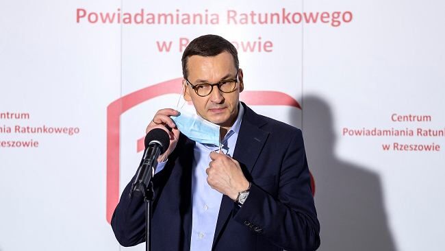 Kierowca ojca premiera i rządowy projekt maseczkowy. "Powinny wkroczyć służby i to prześwietlić"