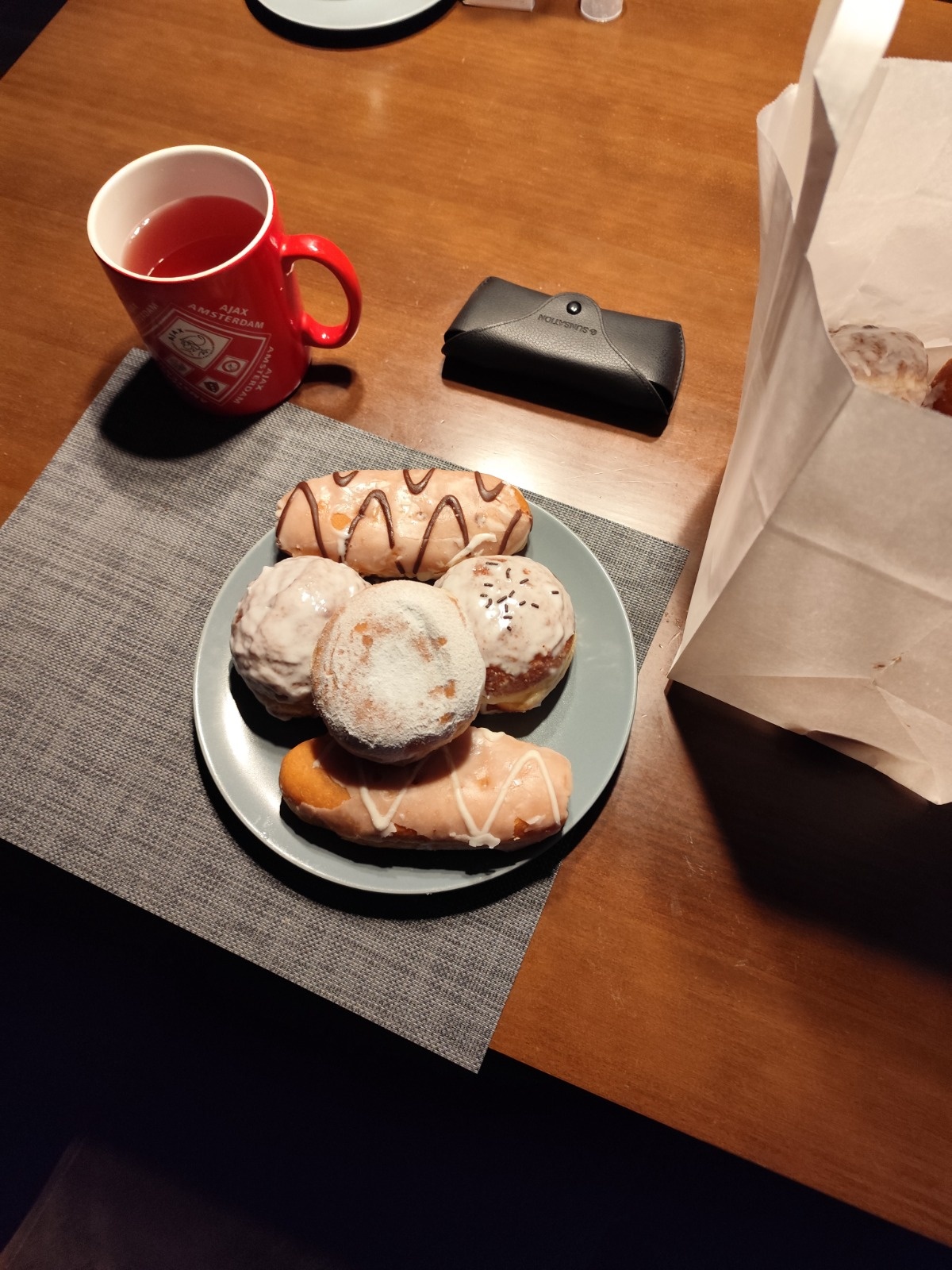 e879b724-4373-4907-9b39-1380b3956442