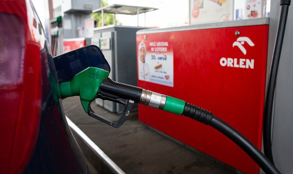 Najdroższa od lat benzyna ciągle w górę. Diesel wyhamował