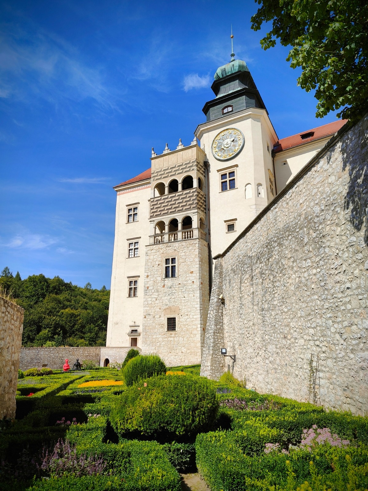 00f7198e-e721-4dbe-86c1-52d56669693b