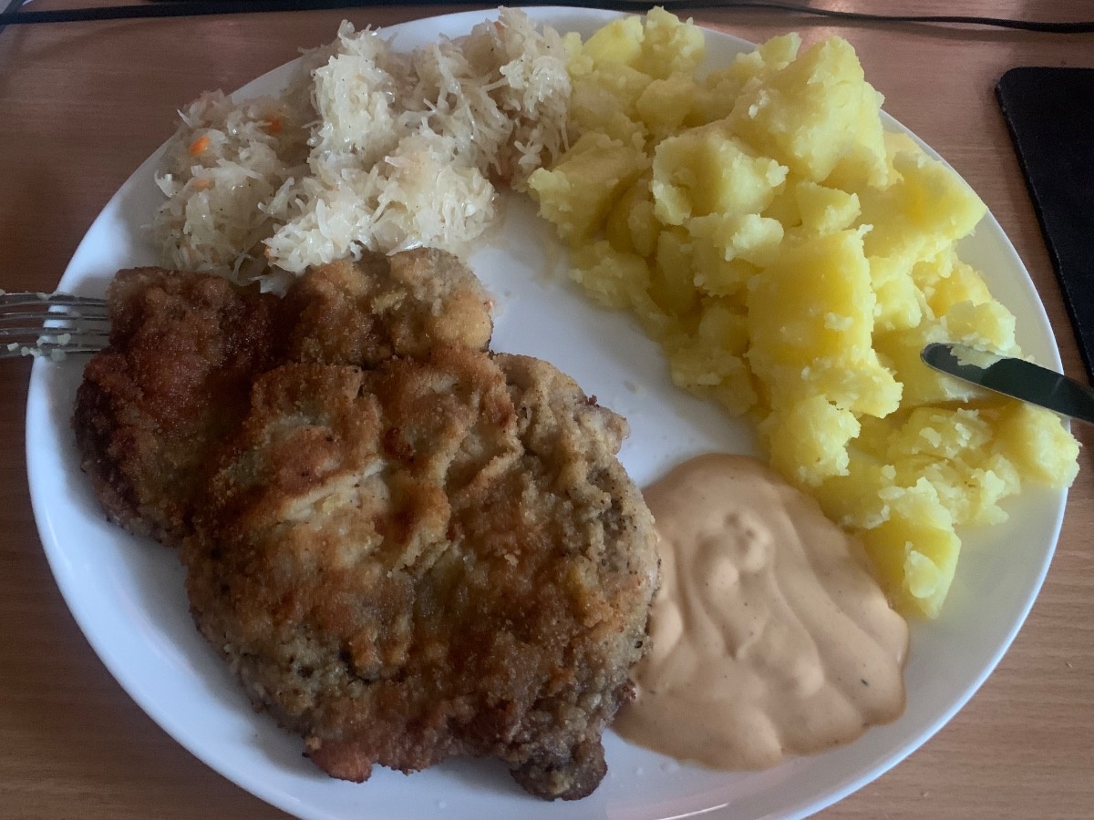 d6b06054-8cca-4726-ac38-4f9669075925