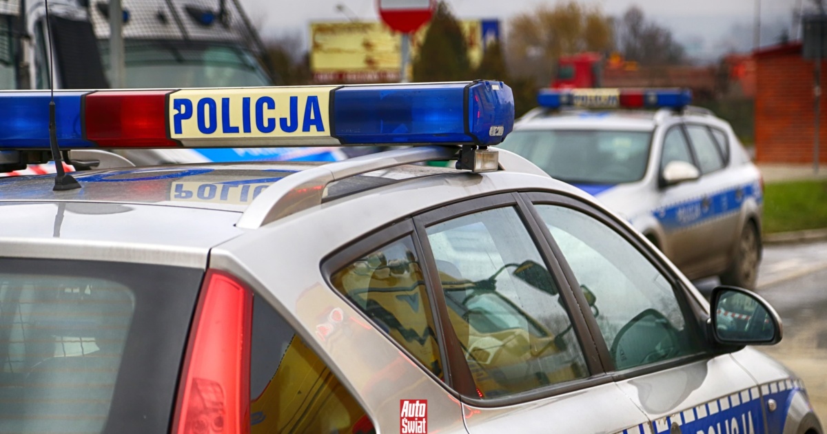 Policja skuła kajdankami kierowcę. Sądzili, że jest pijany, w rzeczywistości doznał udaru