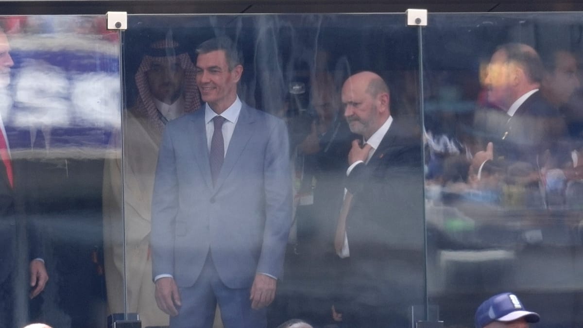 Po ponad roku napięć Trump i Sánchez spotkali się na finale mundialu