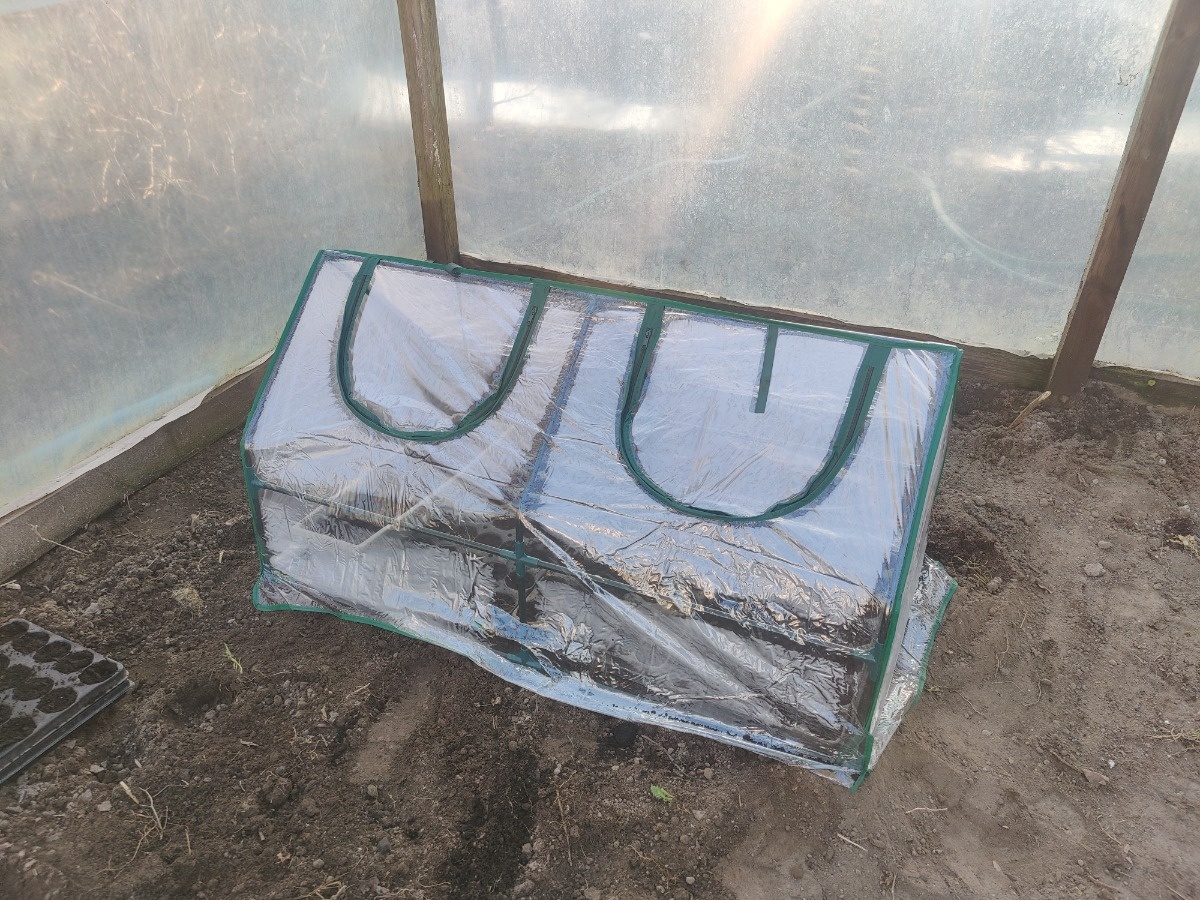 a4d933b9-84fd-4377-be90-2f62a777982b