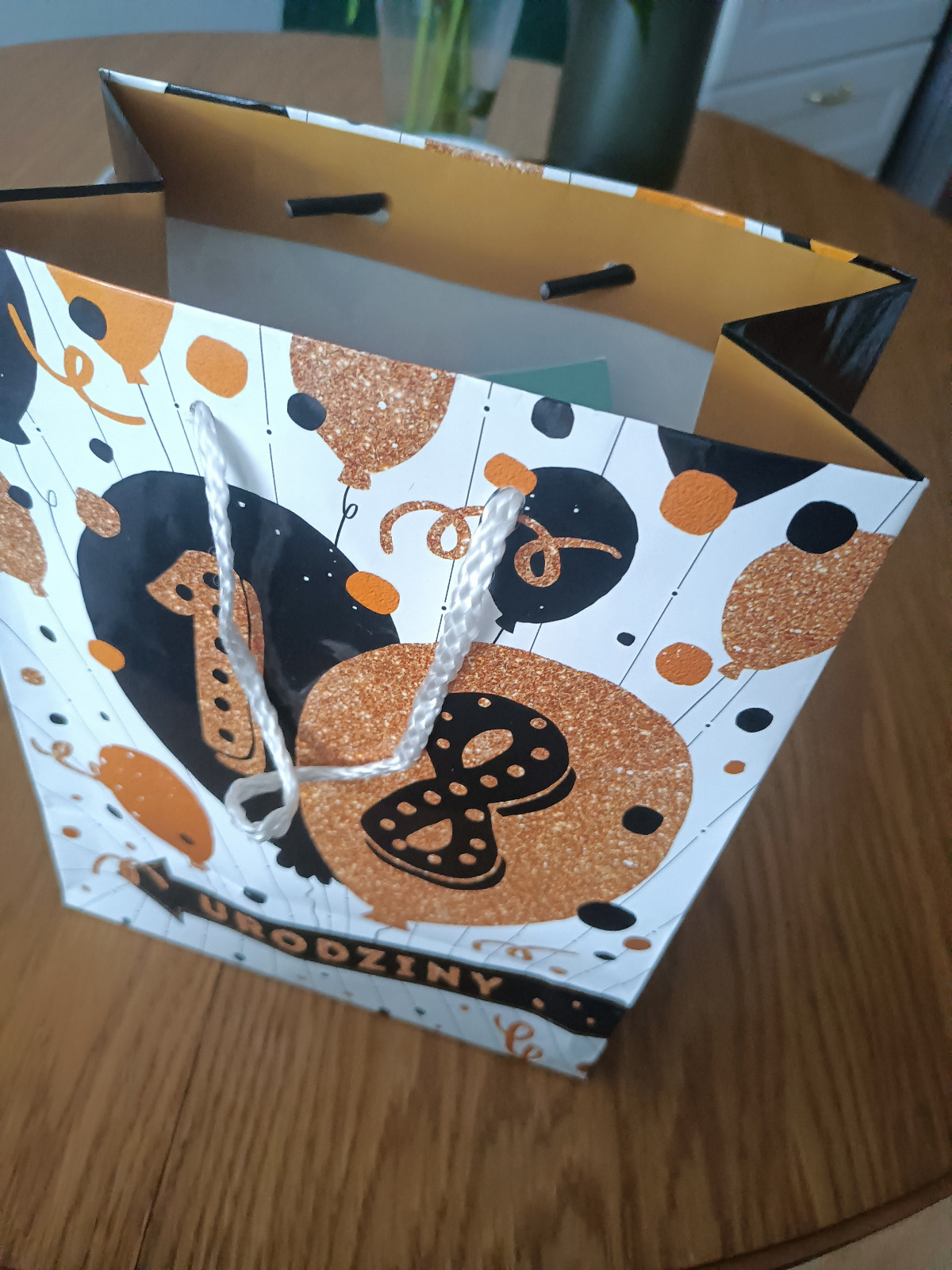 183f8ba7-b9da-4b7a-8c3b-cf700e300ece