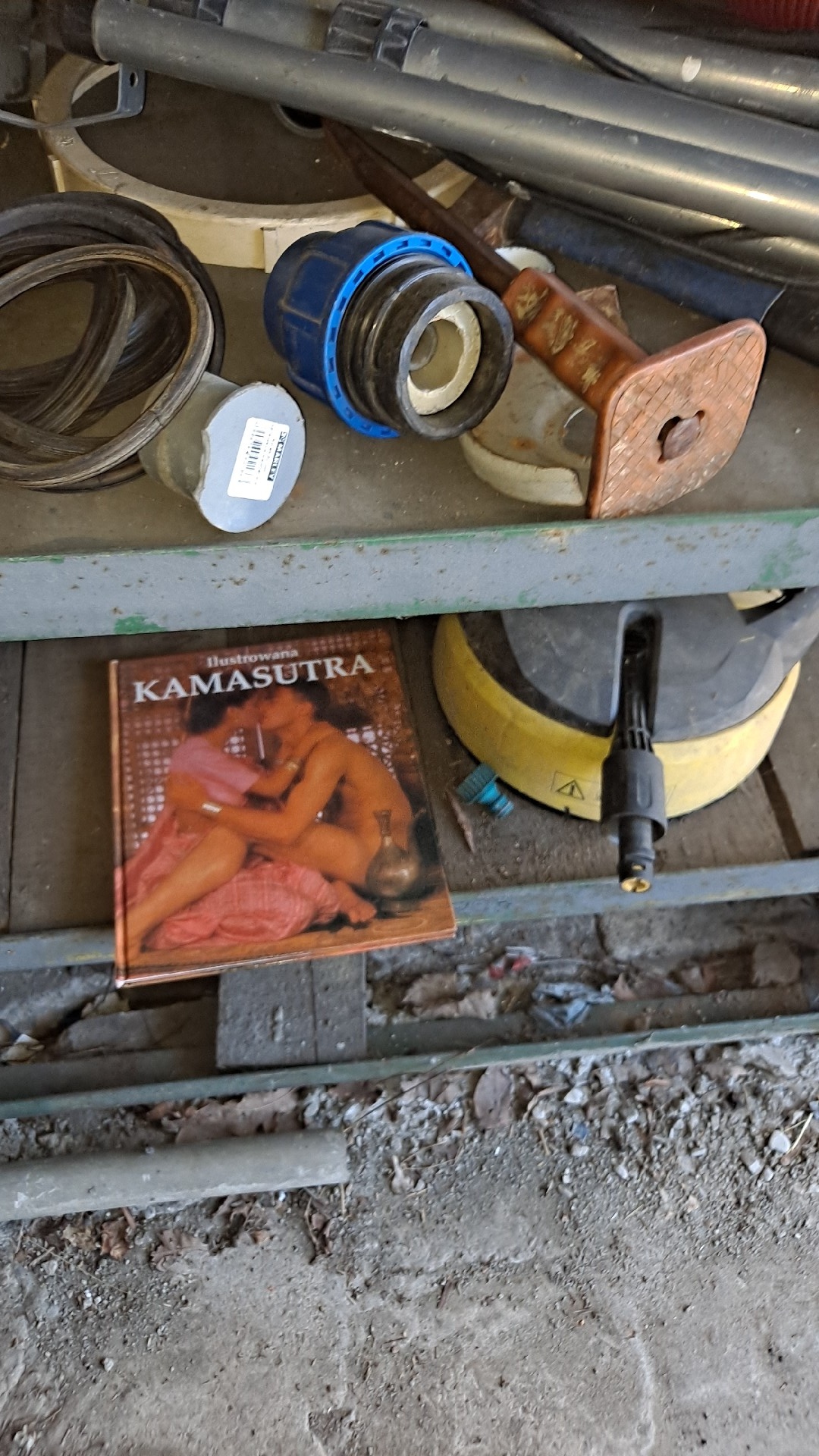 e6e9e9d1-b202-427e-b9e6-ac62068fe6cb