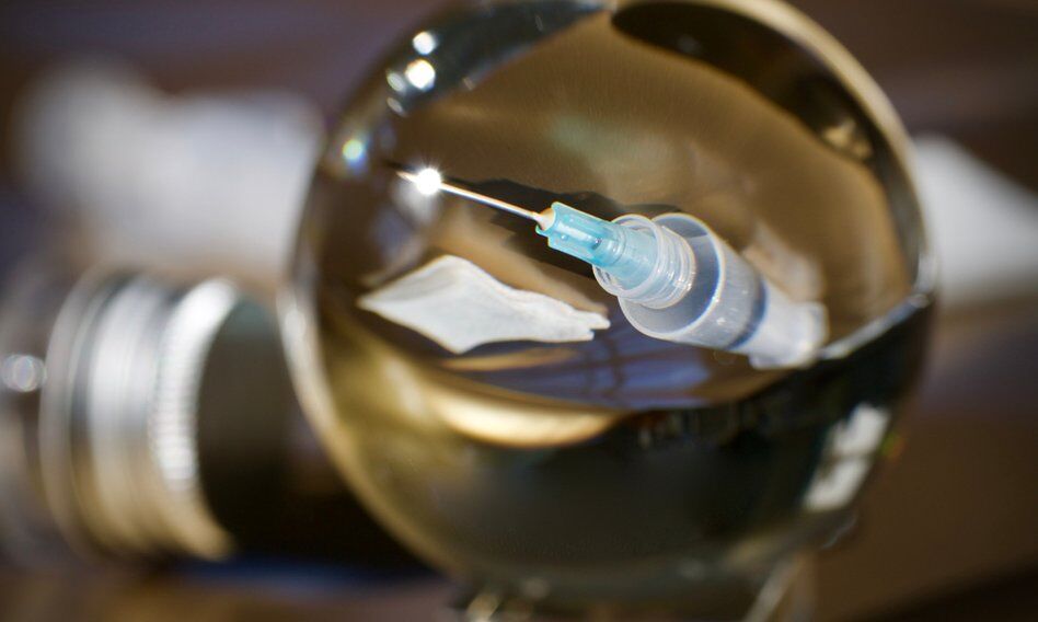 Weryfikacja covidowa. Będzie grupa osób, która nie będzie musiała się szczepić?