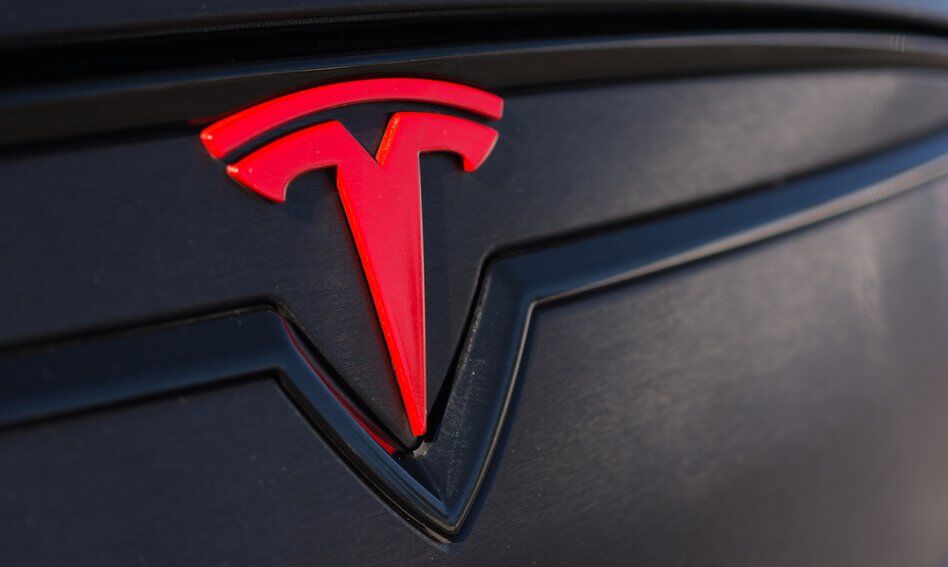 Tesla musi „załatać” samochody w Chinach