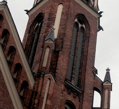 Zło w Kościele: bezpieczny powrót księży ukaranych w Danii do Polski - FRONTSTORY.PL