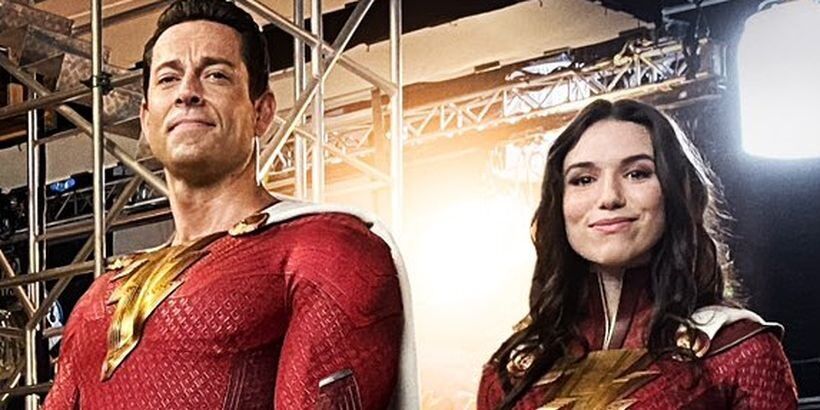 Shazam! 2 - nowe zdjęcia z planu. Heros walczy i ma zwęglony kostium