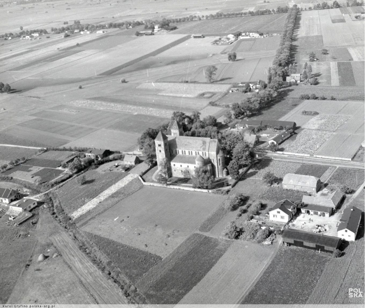 1e342099-0dee-4a65-8b18-b9384773bde6