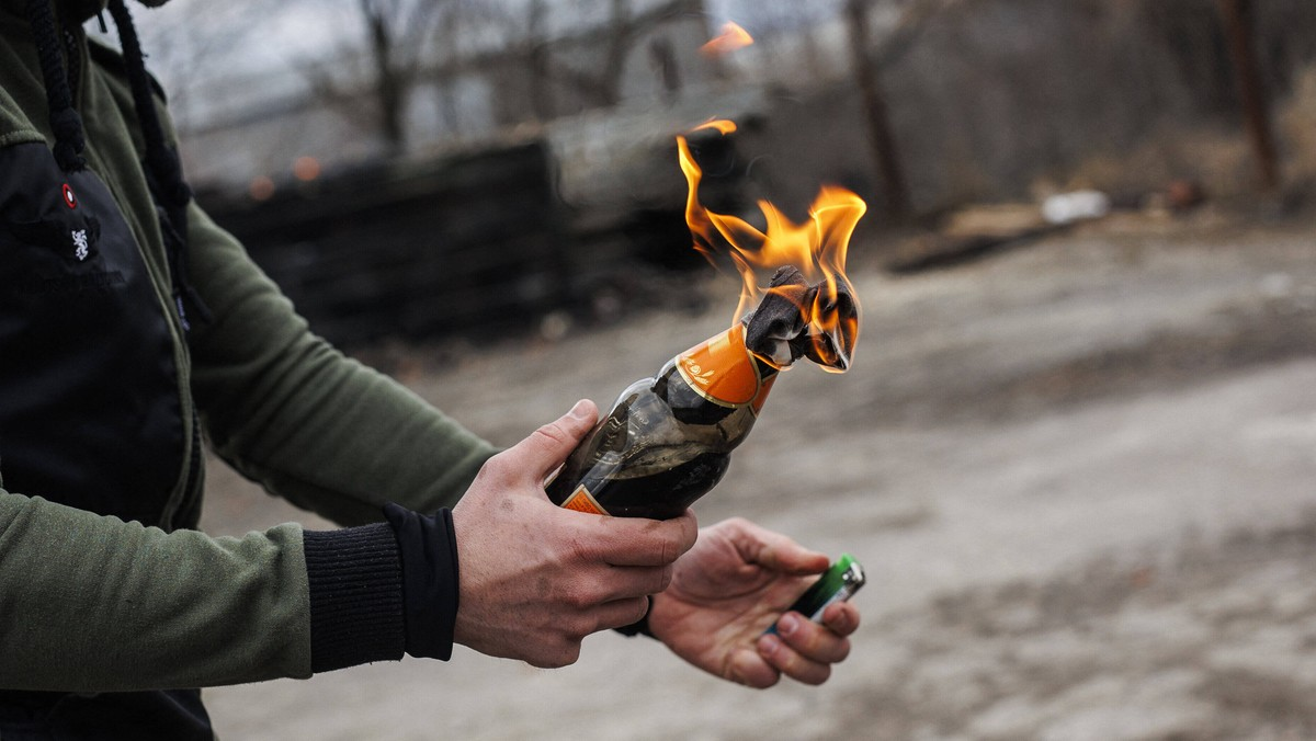 Nieudana próba podpalenia siedziby PO koktajlem mołotowa