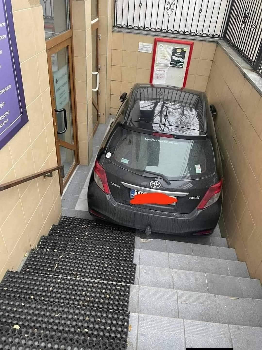 6a94574c-d592-4962-a8fd-b5038045445d