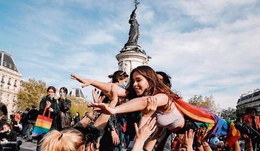 Francja: Matki można mieć dwie