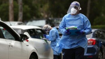 Australia. Nowa fala zakażeń po zluzowaniu obostrzeń. Pierwszy zgon chorego z Omikronem.