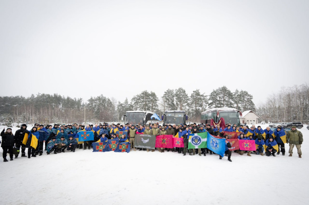 ae7c6522-132a-4f76-ad25-4c6fefa76237