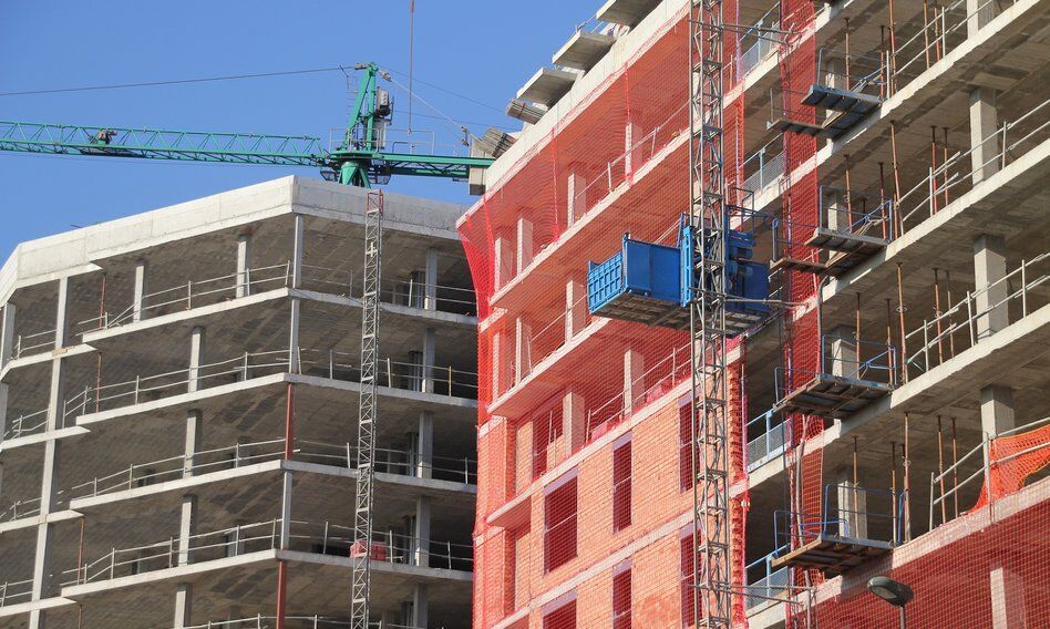 Wojna w Ukrainie spowolni sprzedaż mieszkań w Polsce. Budowy opuściło 20–30 proc. pracowników