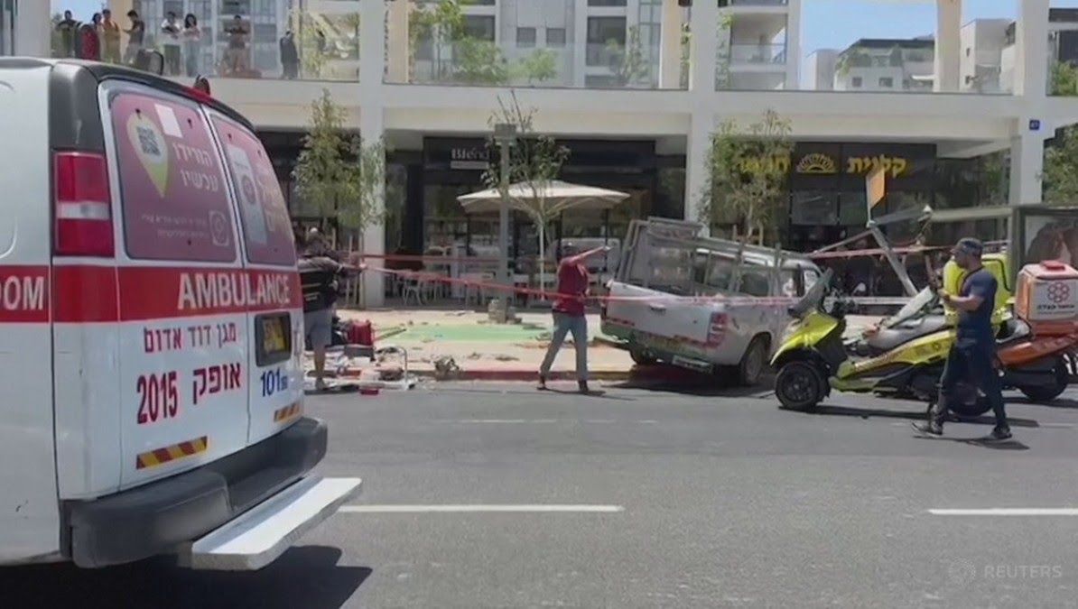 Samochód wjechał w ludzi w Tel Awiwie