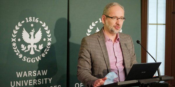 Niemal 600 zgonów z powodu COVID-19. 25 proc. to osoby zaszczepione