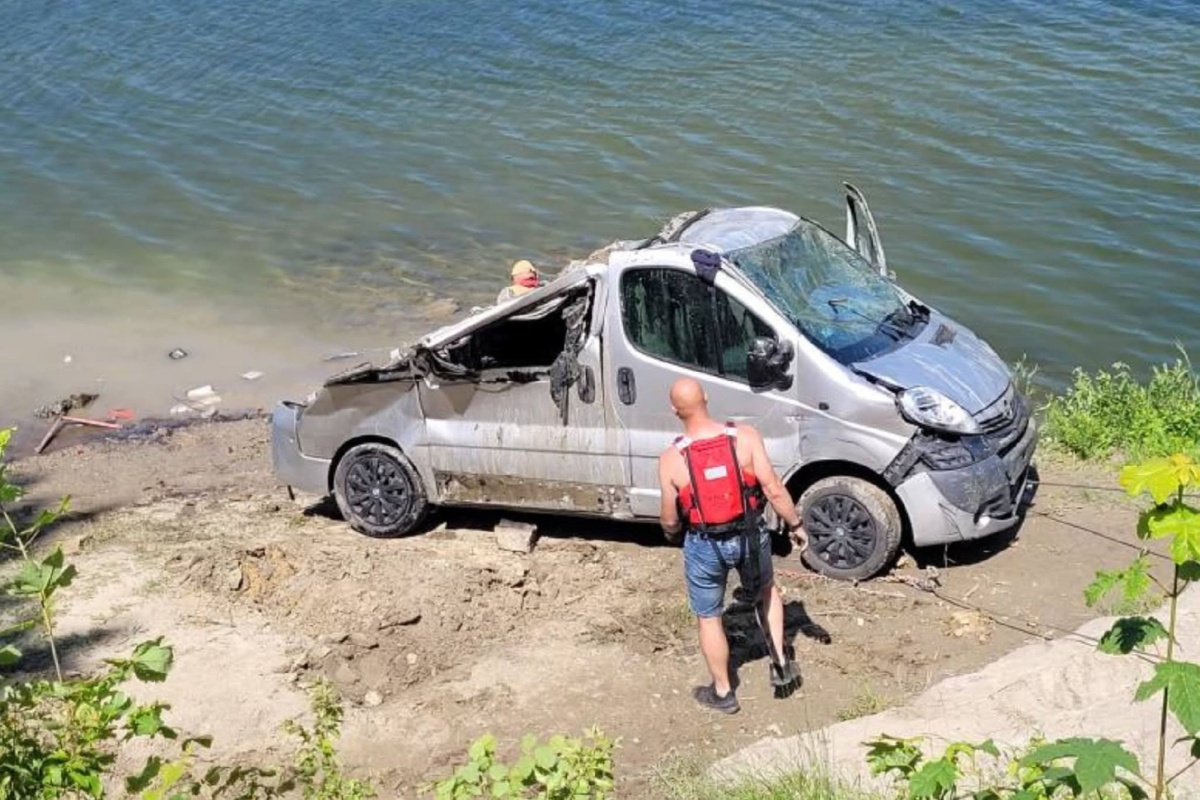 f093341b-61b5-4c0b-9715-4f4ab838594f