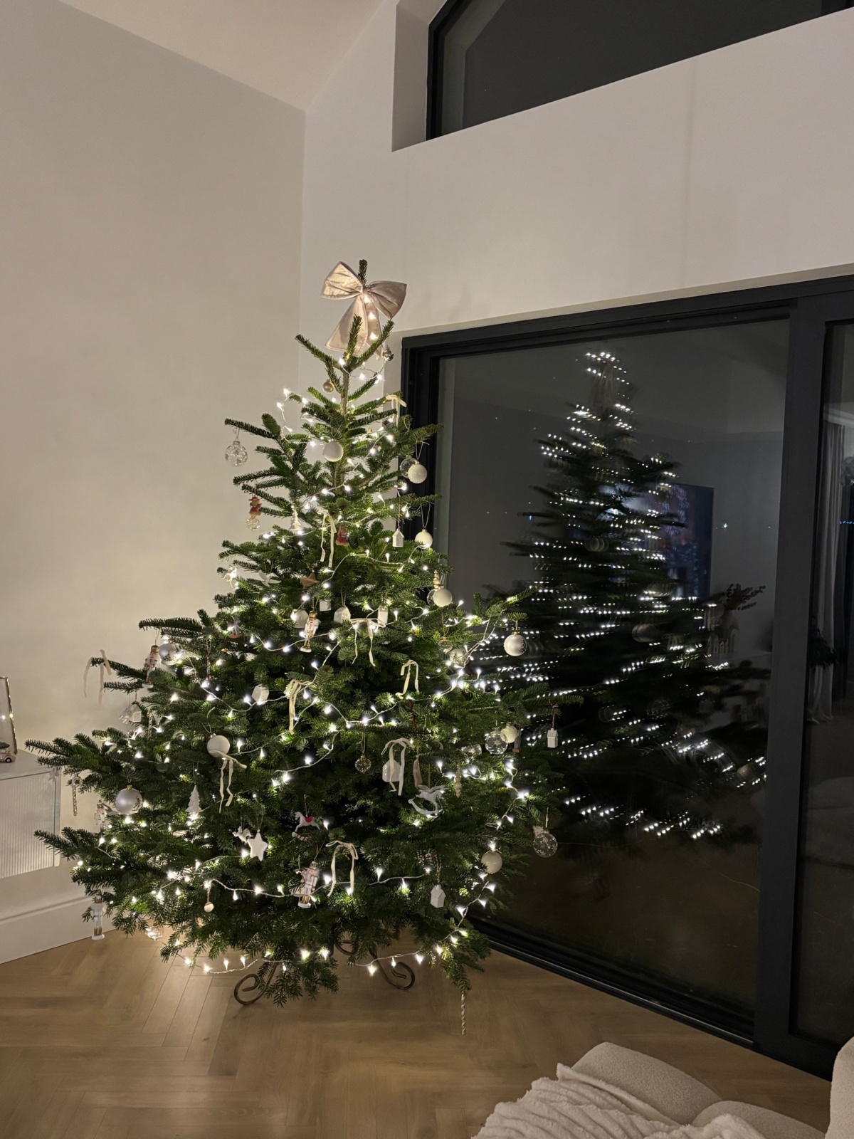 e2f1a7b7-1f88-4956-aaa8-41135cecca61