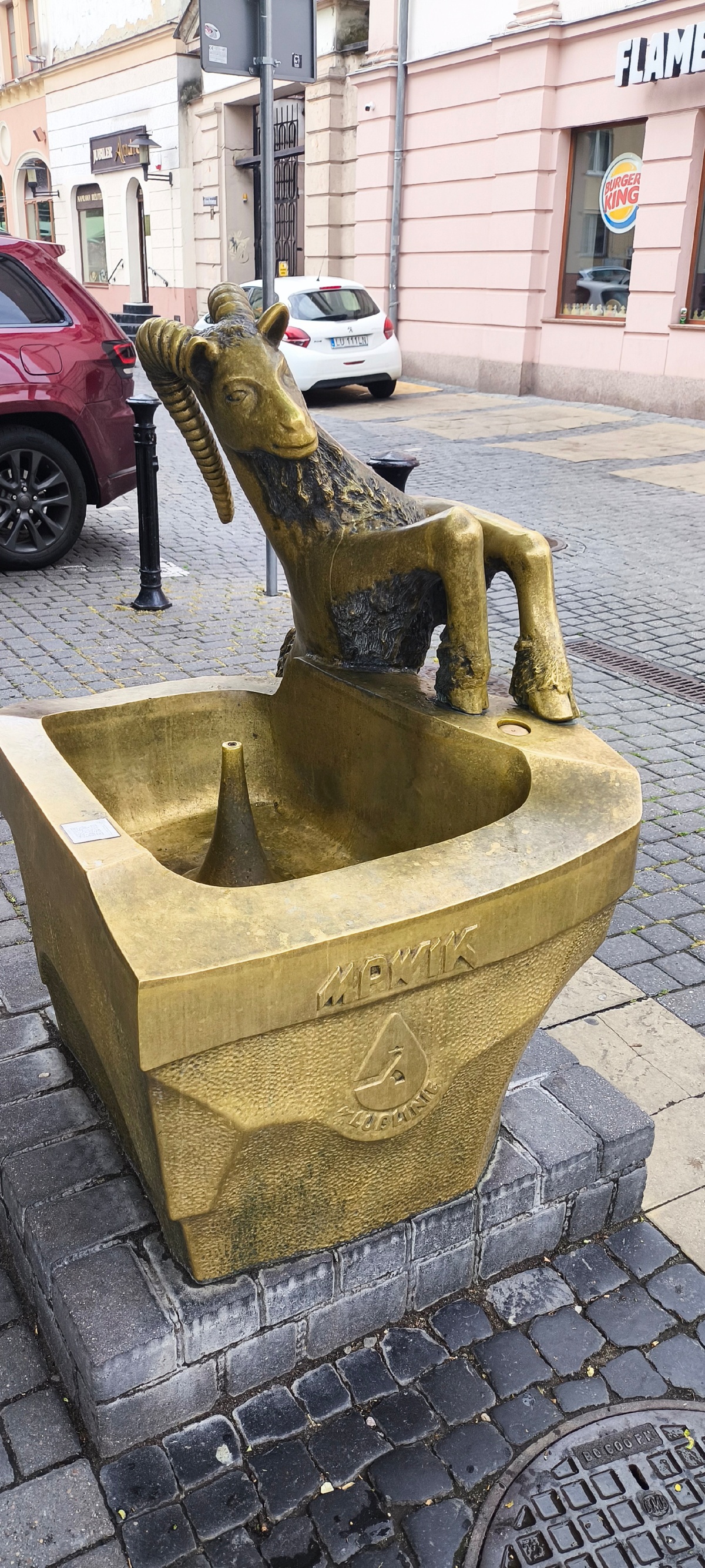 b85b0681-e6d9-4ba3-9c4e-030ea31f3e05