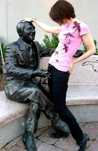 9e600bb2-dfc3-4857-aa47-6dd522347e76