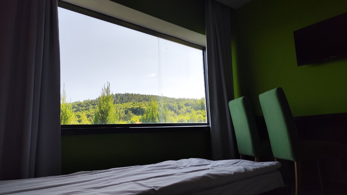 e916dffd-1357-4554-b4c0-1c16293cf797