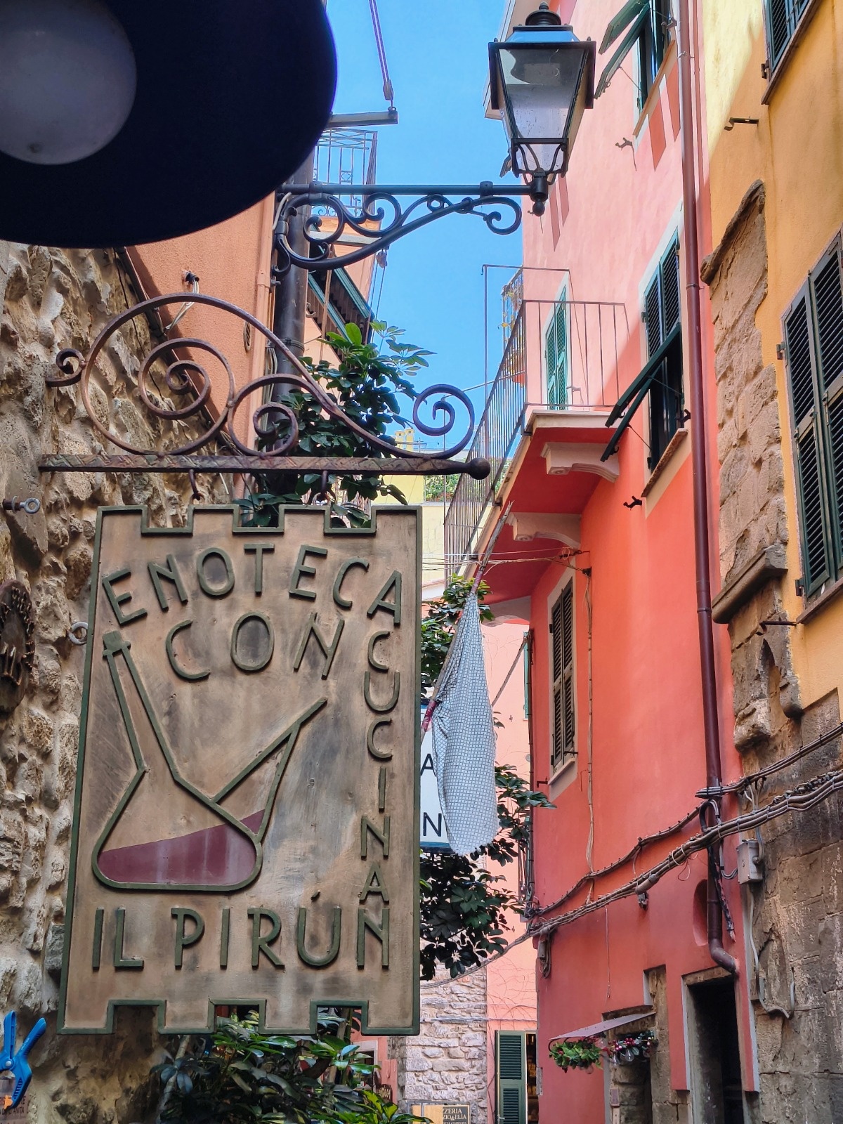 ffd198b6-fb33-4bbb-8121-7dd383744b66