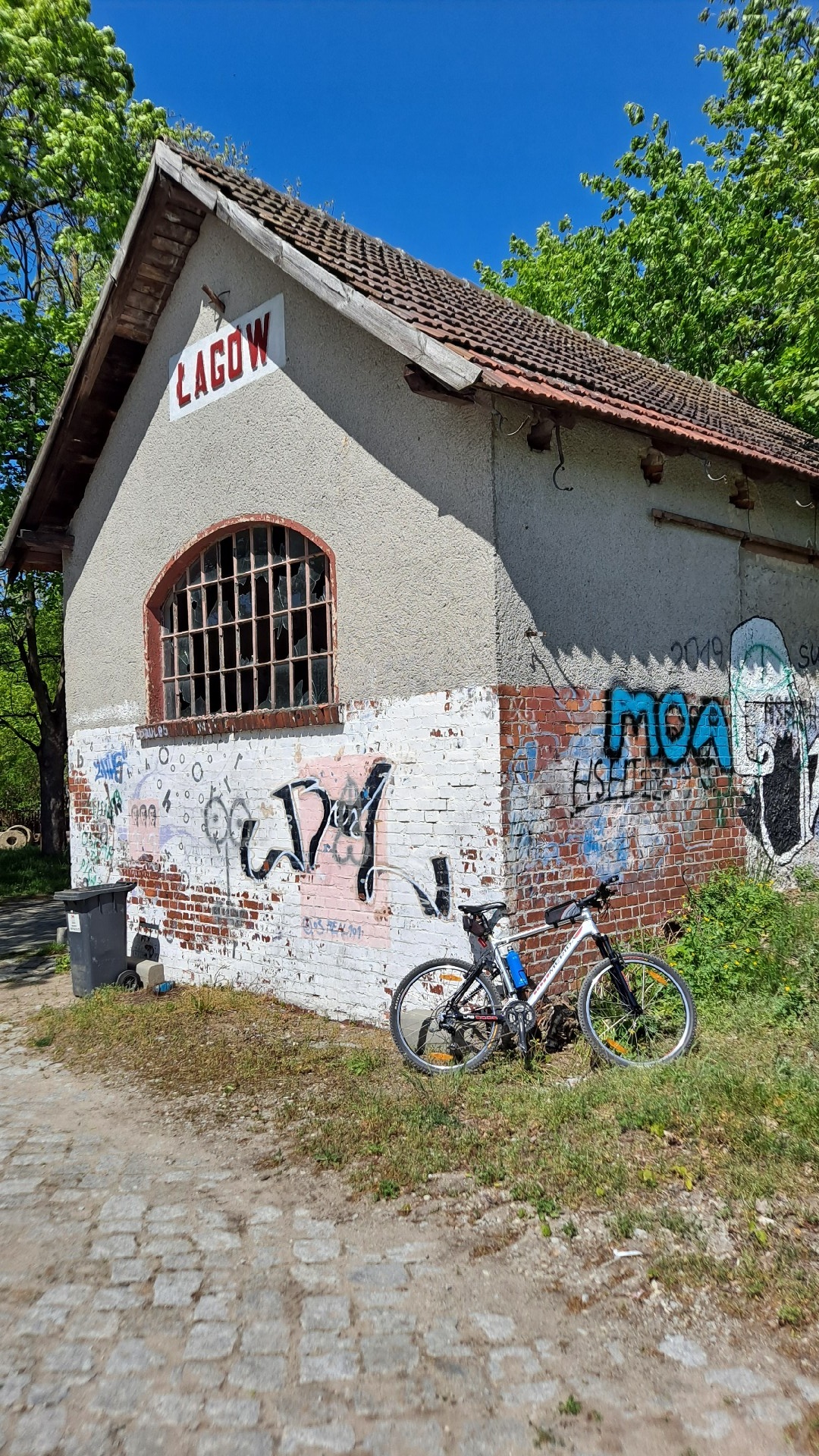 2bab84b8-e0bd-406f-90df-cb68c61fd17e