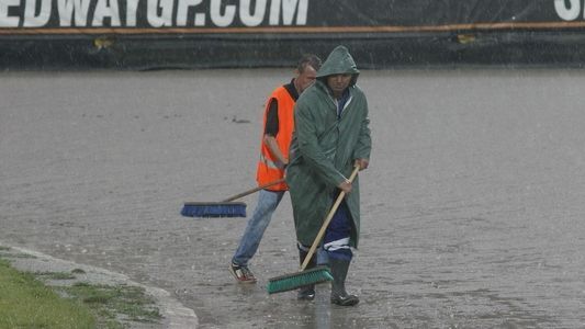 Żużel. Deszcz przerwał Grand Prix Czech. Powtórka w niedzielę