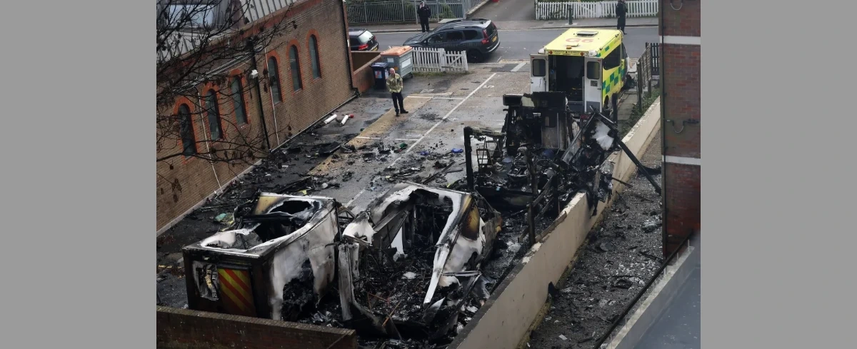 Podpalenie karetek przy synagodze. Premier Wielkiej Brytanii: szokujący antysemicki atak