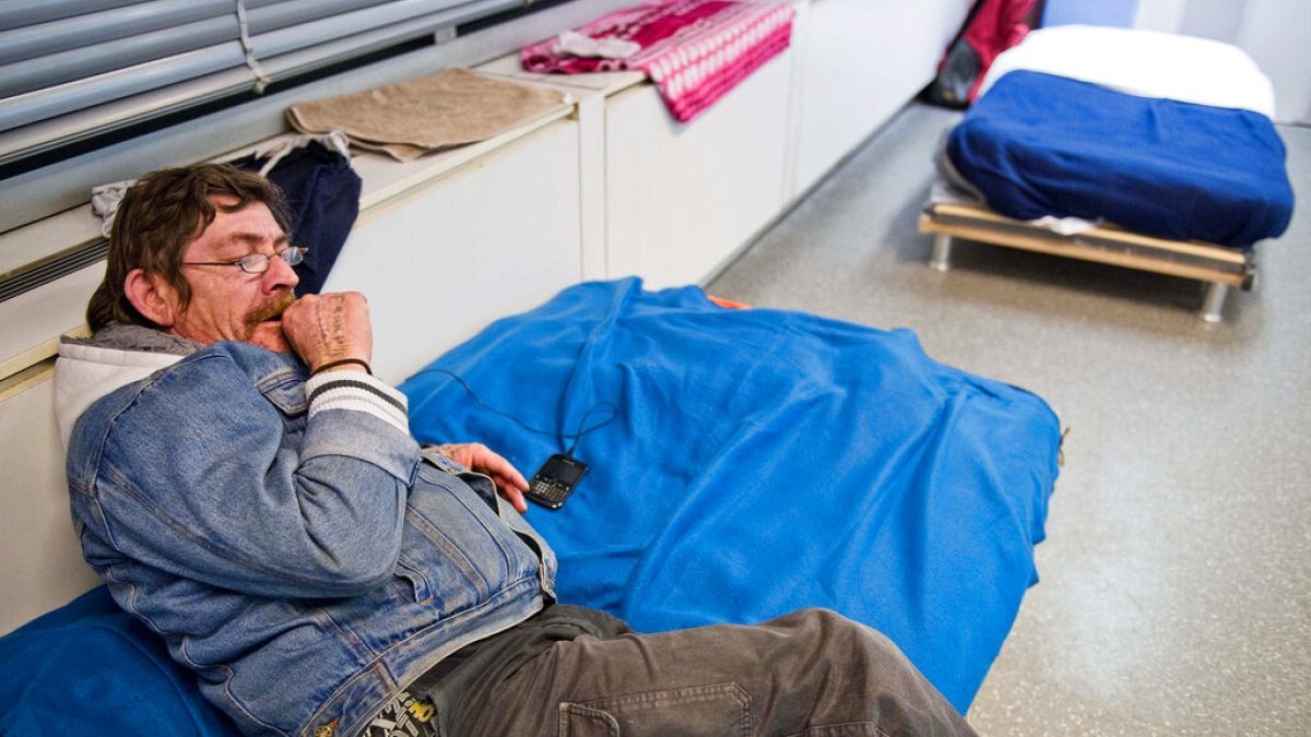 Belgia: bezdomni zmuszeni do losowania miejsc w schroniskach