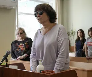 Emerytka zostawiła na grobie rodziców Putina prośbę, by zabrali go do siebie.