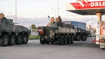 Stan wyjątkowy. Pojazdy opancerzone jadą w stronę granicy z Białorusią